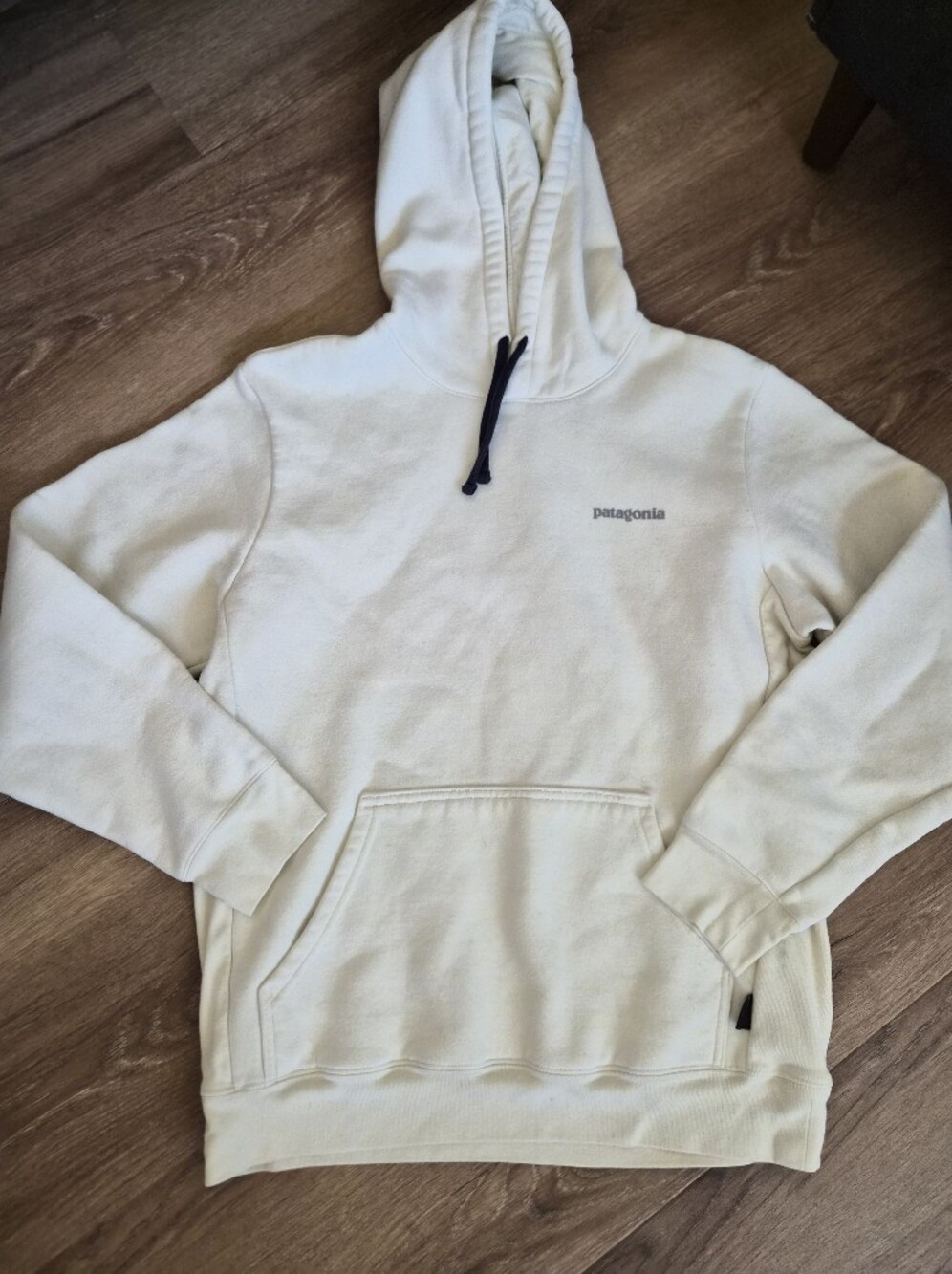 Patagonia Cream Hoodie with Navy Drawcord Medium Unisex